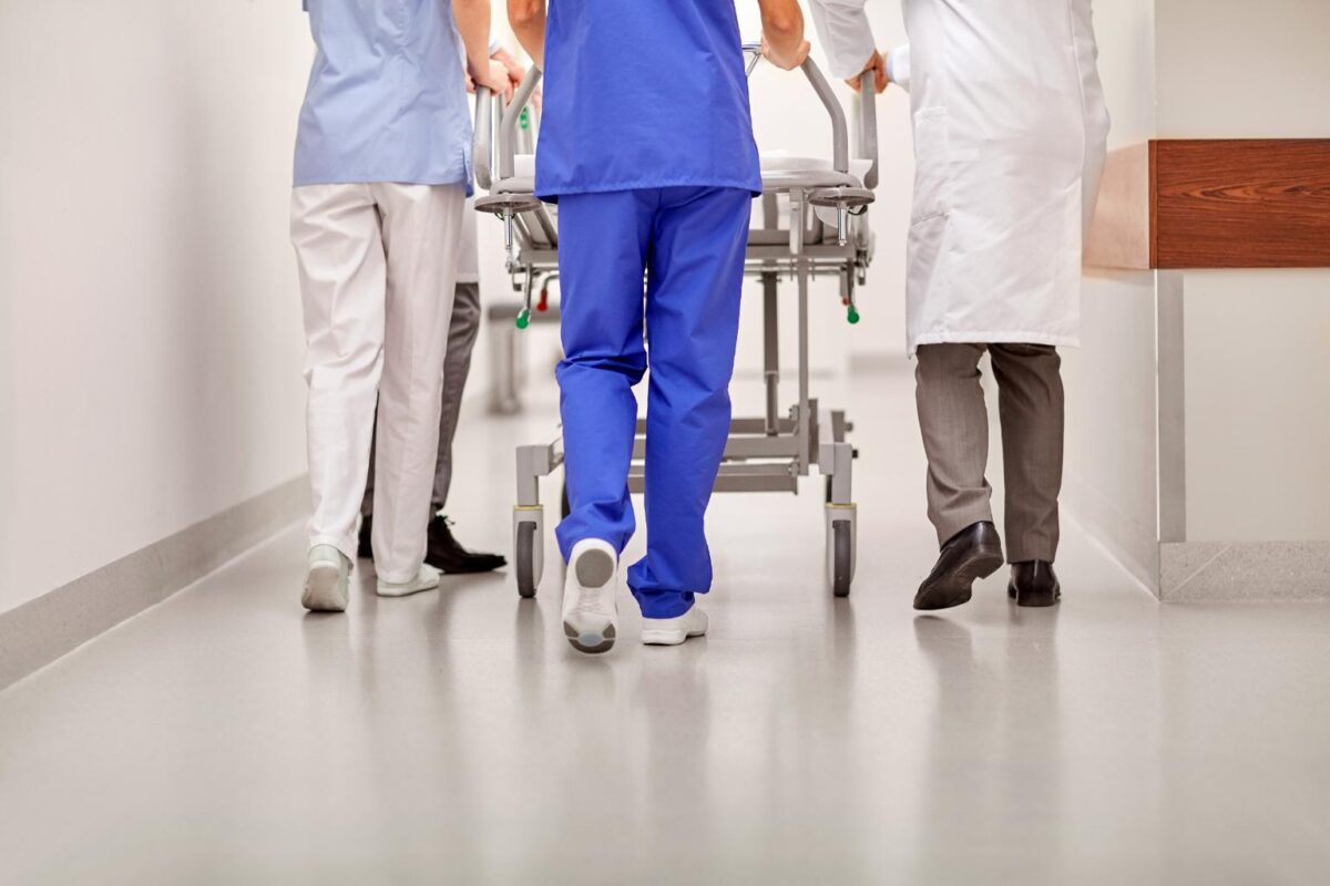 Brancardier - rol esențial și responsabilități-cheie în îngrijirea medicală